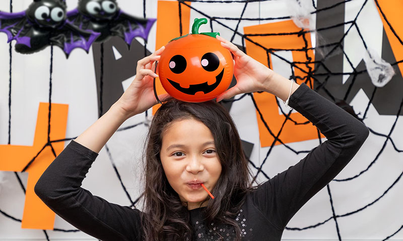 Halloween party with inflatable decorations Halloween party with inflatable decorations